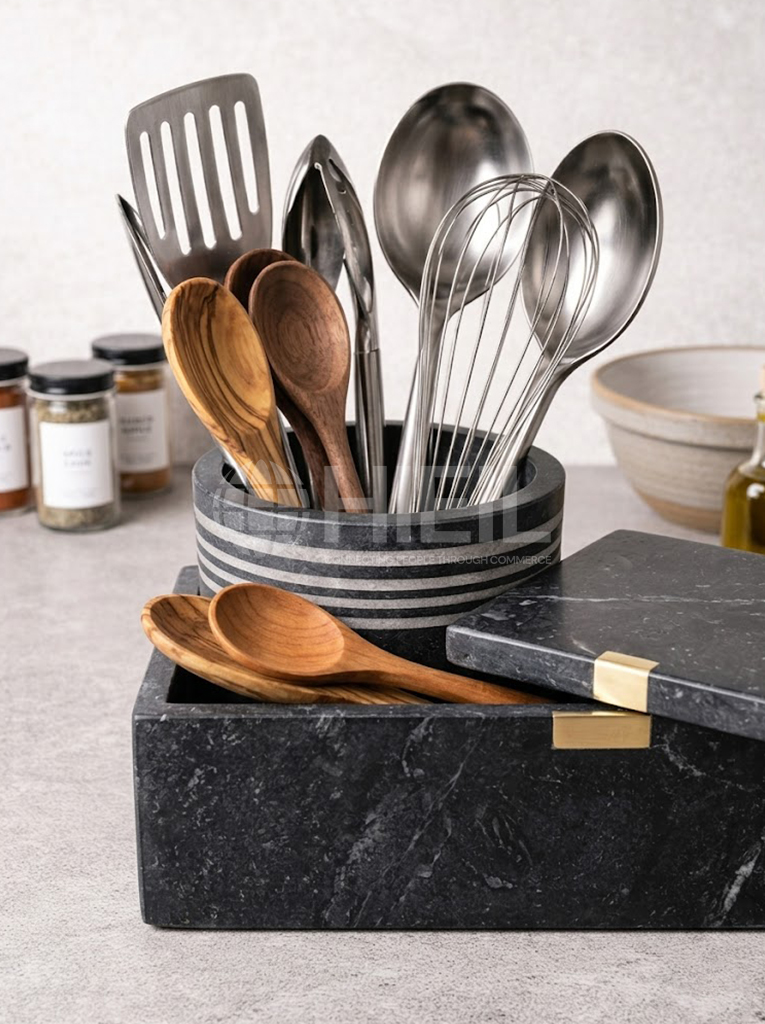CUTLERY HOLDER