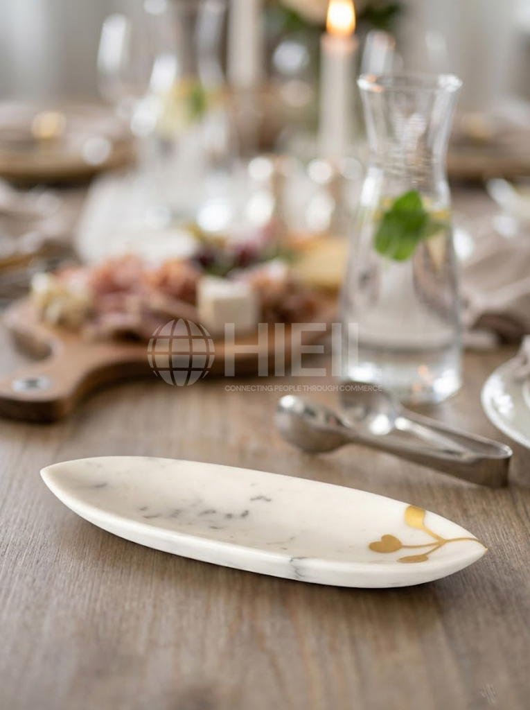 SERVING TRAY